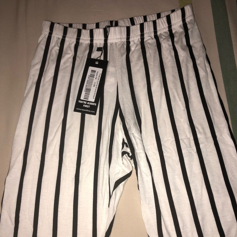 Black and white stripe biker shorts!